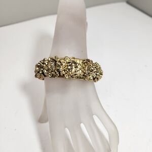 whiting & davis retro goldtone ornate flower hinged repousse bracelet signed